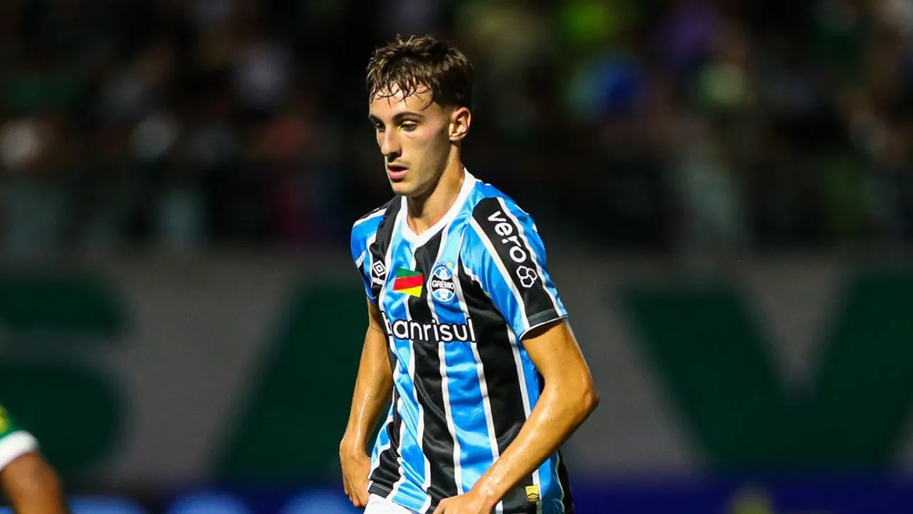 Zortea ganha oportunidade no Grêmio. Foto: Angelo Pieretti / Grêmio