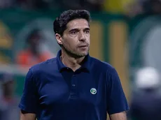 Abel Ferreira bloqueia comentários após críticas da torcida do Palmeiras