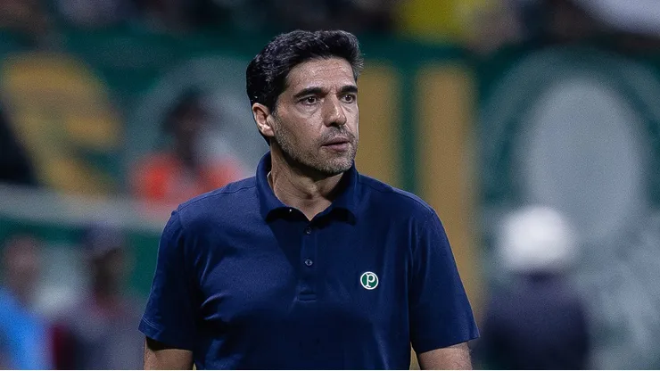Abel Ferreira recebe críticas no Palmeiras.