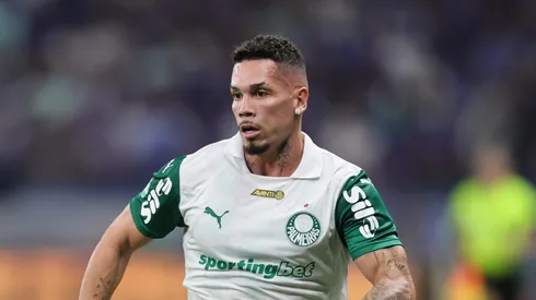Paulinho está de volta no Palmeiras.
