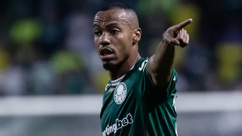 Marlon Freitas durante confronto contra o Botafogo no Campeonato Brasileiro de 2026.