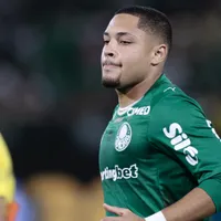 Vitor Roque opera tornozelo e desfalca Palmeiras até a Copa