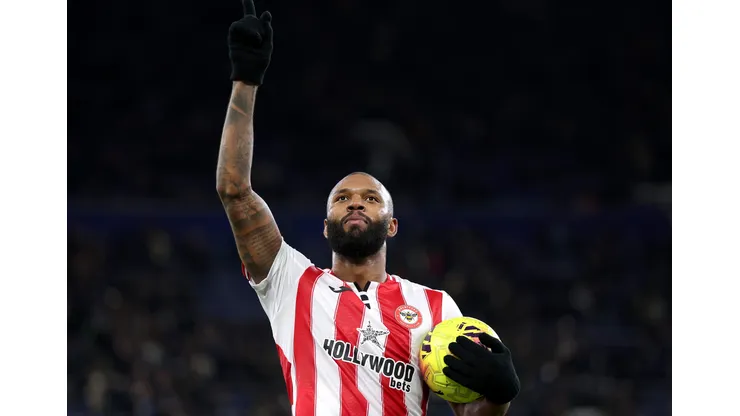 Igor Thiago of Brentford celebrates scoring his team's fourth goal during the Premier League match between Everton and Brentford at Hill Dickinson Stadium on January 04, 2026 in Liverpool, England. (Photo by Jan Kruger/Getty Images)