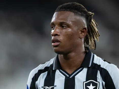 Scout do Flamengo observa Danilo em Botafogo x Remo