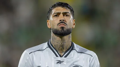 Alexander Barboza jogador do Botafogo durante partida contra o Chapecoense no estadio Arena Conda pelo campeonato Brasileiro A 2026. Foto: Liamara Polli/AGIF