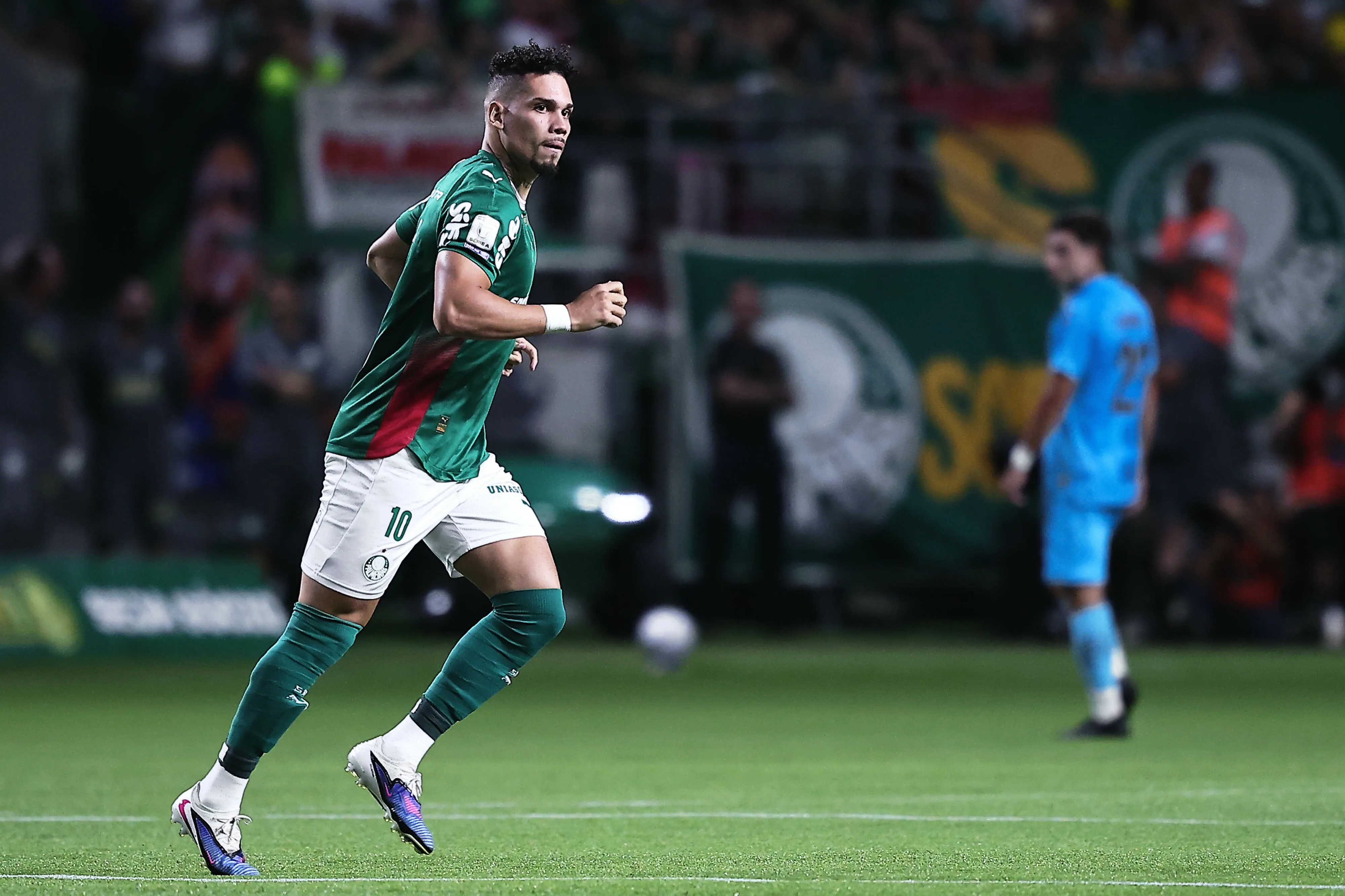 Paulinho jogador do Palmeiras durante partida contra o Santos no estadio Arena Allianz Parque pelo campeonato Brasileiro A 2026. Foto: Ettore Chiereguini/AGIF