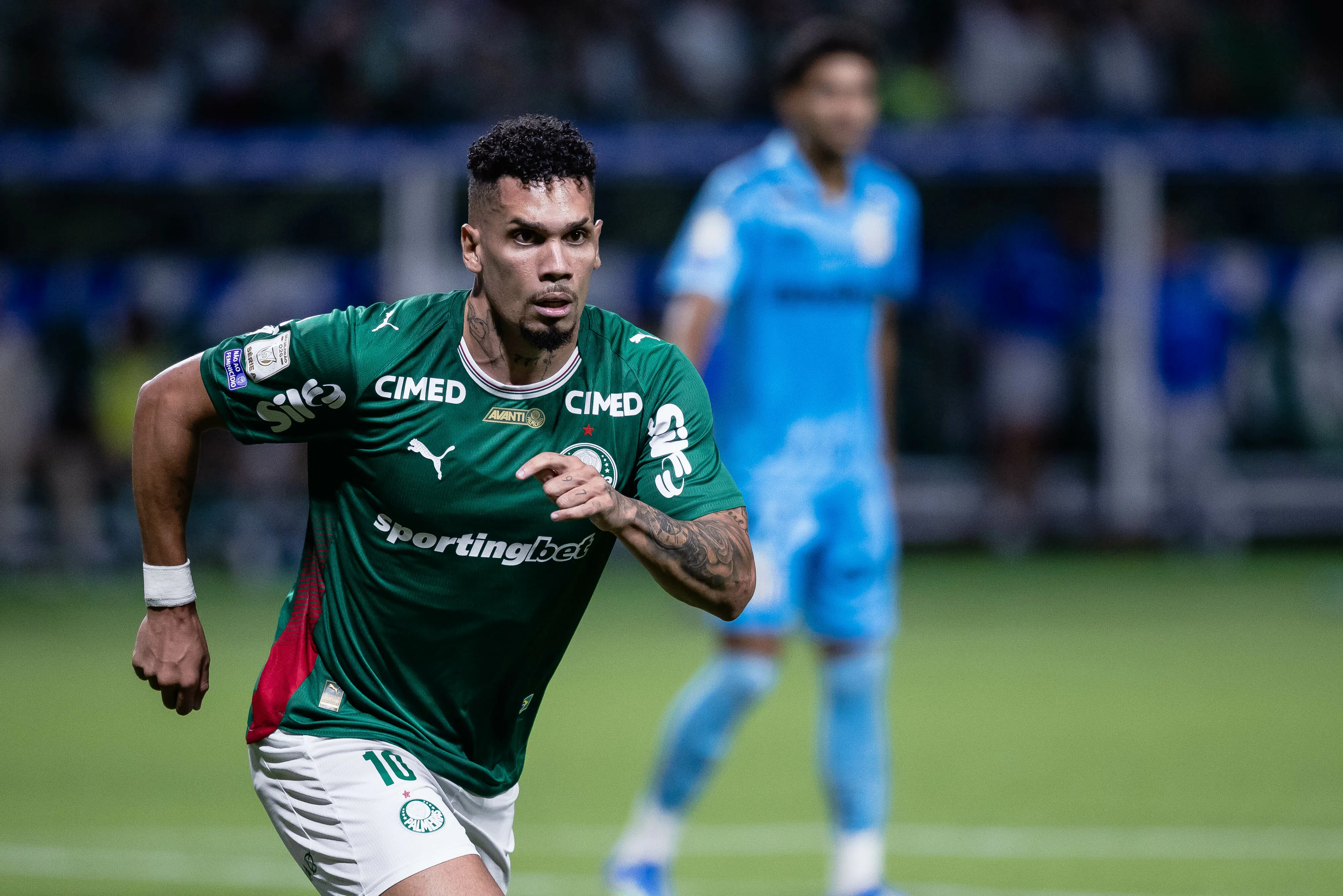 Paulinho jogador do Palmeiras durante partida contra o Santos no estadio Arena Allianz Parque pelo campeonato Brasileiro A 2026. Foto: Ettore Chiereguini/AGIF
