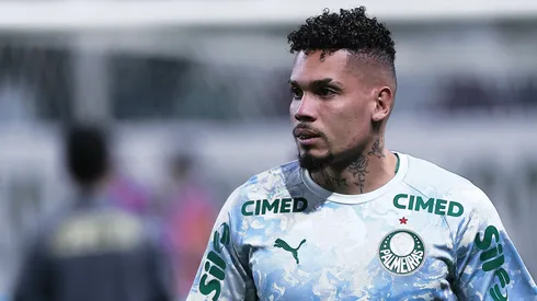 Paulinho jogador do Palmeiras durante aquecimento antes da partida contra o Santos no estádio Arena Allianz Parque pelo campeonato Brasileiro A 2026. Foto: Ettore Chiereguini/AGIF