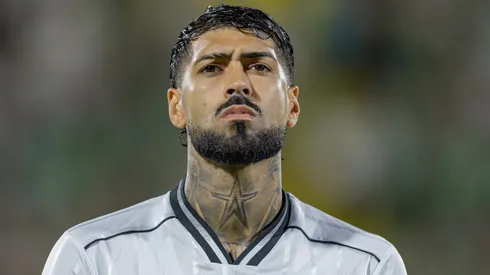 Alexander Barboza jogador do Botafogo durante partida contra o Chapecoense no estadio Arena Conda pelo campeonato Brasileiro A 2026. Foto: Liamara Polli/AGIF
