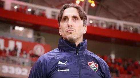 Luiz Zubeldia tecnico do Fluminense durante partida contra o Internacional no estadio Beira-Rio pelo campeonato Brasileiro A 2026. Foto: Maxi Franzoi/AGIF