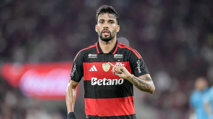 Paqueta jogador do Flamengo comemora seu gol durante partida contra o Santos no estadio Maracana pelo campeonato Brasileiro A 2026. Foto: Thiago Ribeiro/AGIF