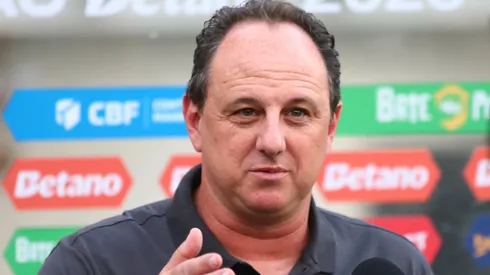 Rogério Ceni durante confronto contra o Bahia no Brasileirão de 2026.