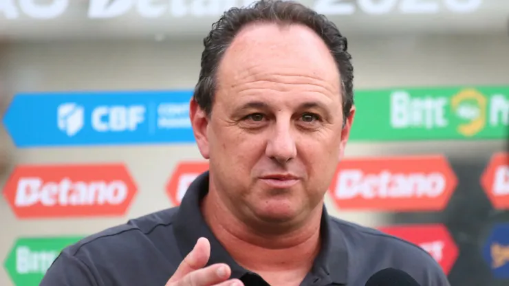 Rogério Ceni durante confronto contra o Bahia no Brasileirão de 2026.