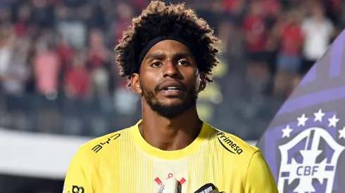 Hugo Souza goleiro do Corinthians durante partida contra o Vitoria no estadio Barradao pelo campeonato Brasileiro A 2026.