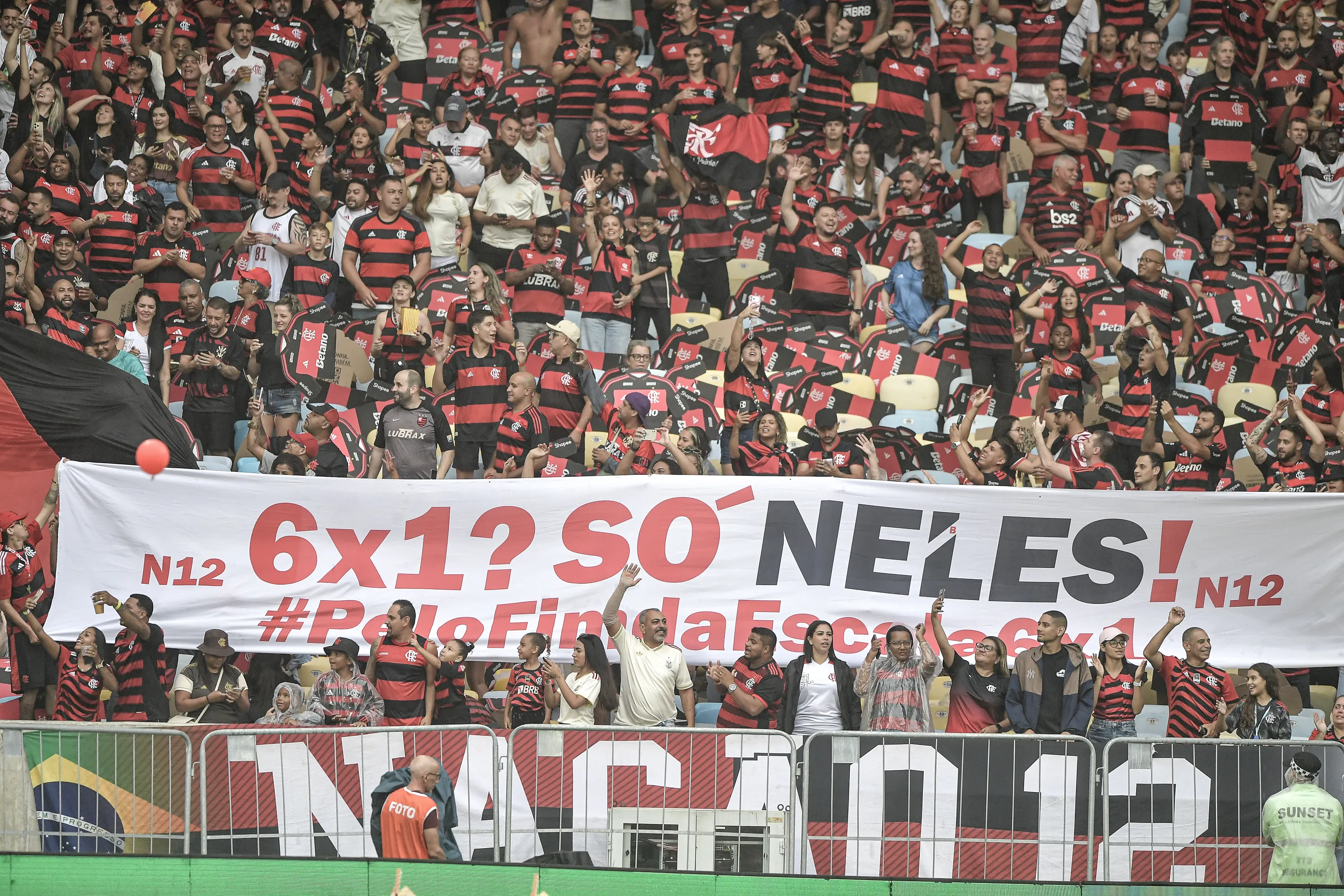 RJ – RIO DE JANEIRO – 03/05/2026 – BRASILEIRO A 2026, FLAMENGO X VASCO – Torcida do Flamengo durante partida contra Vasco no estadio Maracana pelo campeonato Brasileiro A 2026. Foto: Thiago Ribeiro/AGIF