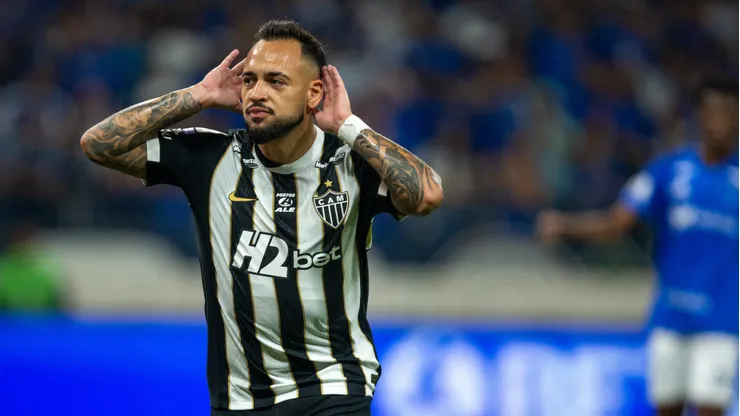 Maycon jogador do Atletico-MG comemora seu gol durante partida contra o Cruzeiro no estadio Mineirao pelo campeonato Brasileiro A 2026.