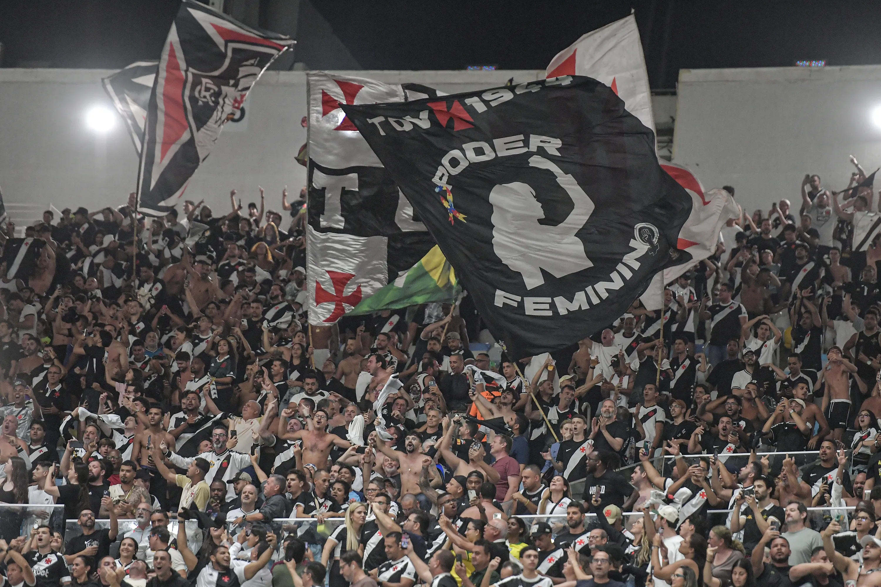 RJ – RIO DE JANEIRO – 03/05/2026 – BRASILEIRO A 2026, FLAMENGO X VASCO – Torcida do Vasco durante partida contra Flamengo no estadio Maracana pelo campeonato Brasileiro A 2026. Foto: Thiago Ribeiro/AGIF