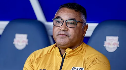 Roger Machado técnico do São Paulo durante partida contra o Bahia no estádio Cícero De Souza Marques pelo campeonato Brasileiro A 2026. Foto: Marcello Zambrana/AGIF
