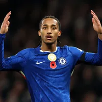 Torcida do Chelsea 'perde' golaço de João Pedro