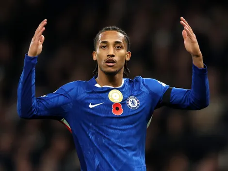 Torcida do Chelsea 'perde' golaço de João Pedro