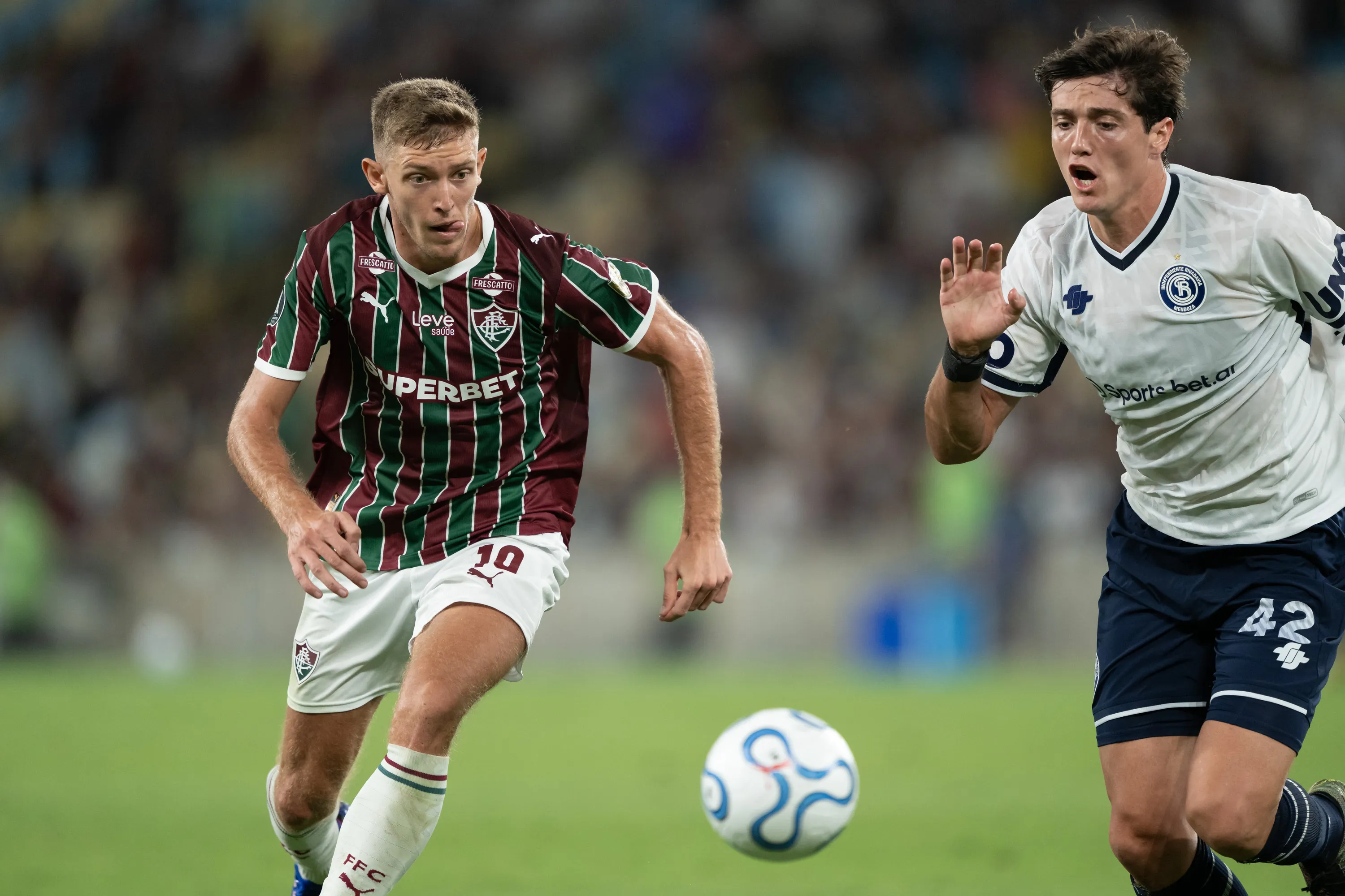 RJ – RIO DE JANEIRO – 15/04/2026 – COPA LIBERTADORES 2026, FLUMINENSE X INDEPENDIENTE RIVADAVIA – Castillo jogador do Fluminense durante partida contra o Independiente no estadio Maracana pelo campeonato Copa Libertadores 2026. Foto: Jorge Rodrigues/AGIF