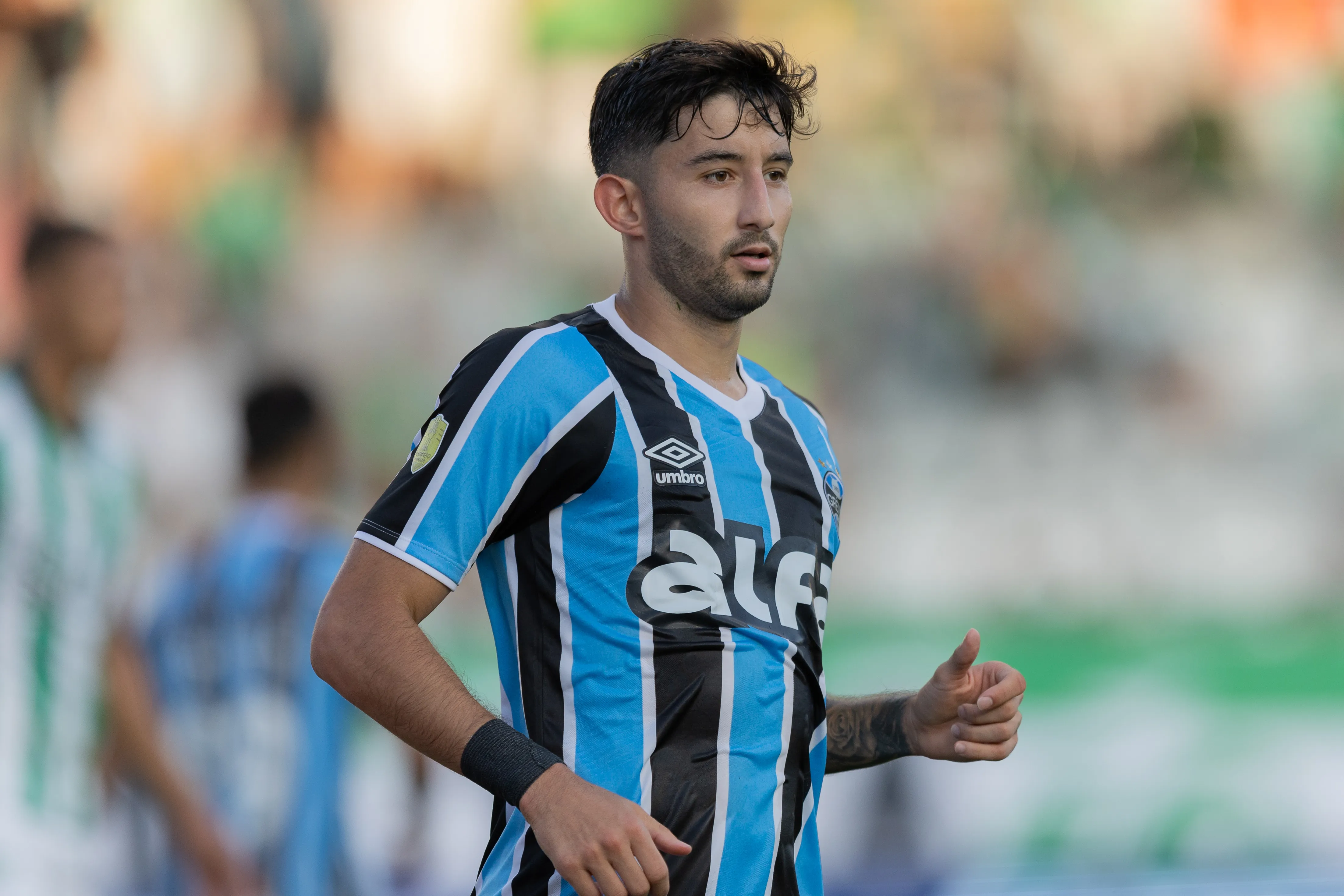 Villasanti durante partida contra o Juventude no Alfredo Jaconi pelo Campeonato Gaúcho 2025. Foto: Liamara Polli/AGIF.