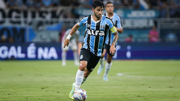 Villasanti, jogador do Grêmio. Foto: Maxi Franzoi/AGIF