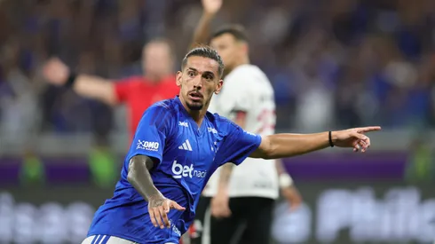 MG – BELO HORIZONTE – 15/03/2026 – BRASILEIRO A 2026, CRUZEIRO X VASCO – Chico da Costa jogador do Cruzeiro comemora seu gol durante partida contra o Vasco no estadio Mineirao pelo campeonato Brasileiro A 2026. Foto: Gilson Lobo/AGIF