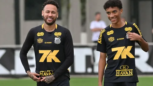Neymar e Robinho Jr. no Santos. Foto: Jota Erre/AGIF