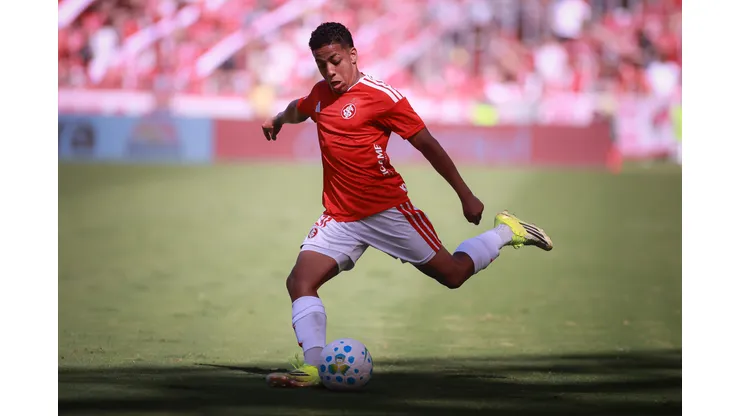 RS - PORTO ALEGRE - 19/04/2026 - BRASILEIRO A 2026, INTERNACIONAL X MIRASSOL - Allex jogador do Internacional durante partida contra o Mirassol no estadio Beira-Rio pelo campeonato Brasileiro A 2026. Foto: Maxi Franzoi/AGIF