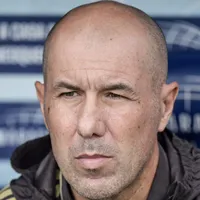 Bola aérea preocupa Leonardo Jardim no Flamengo