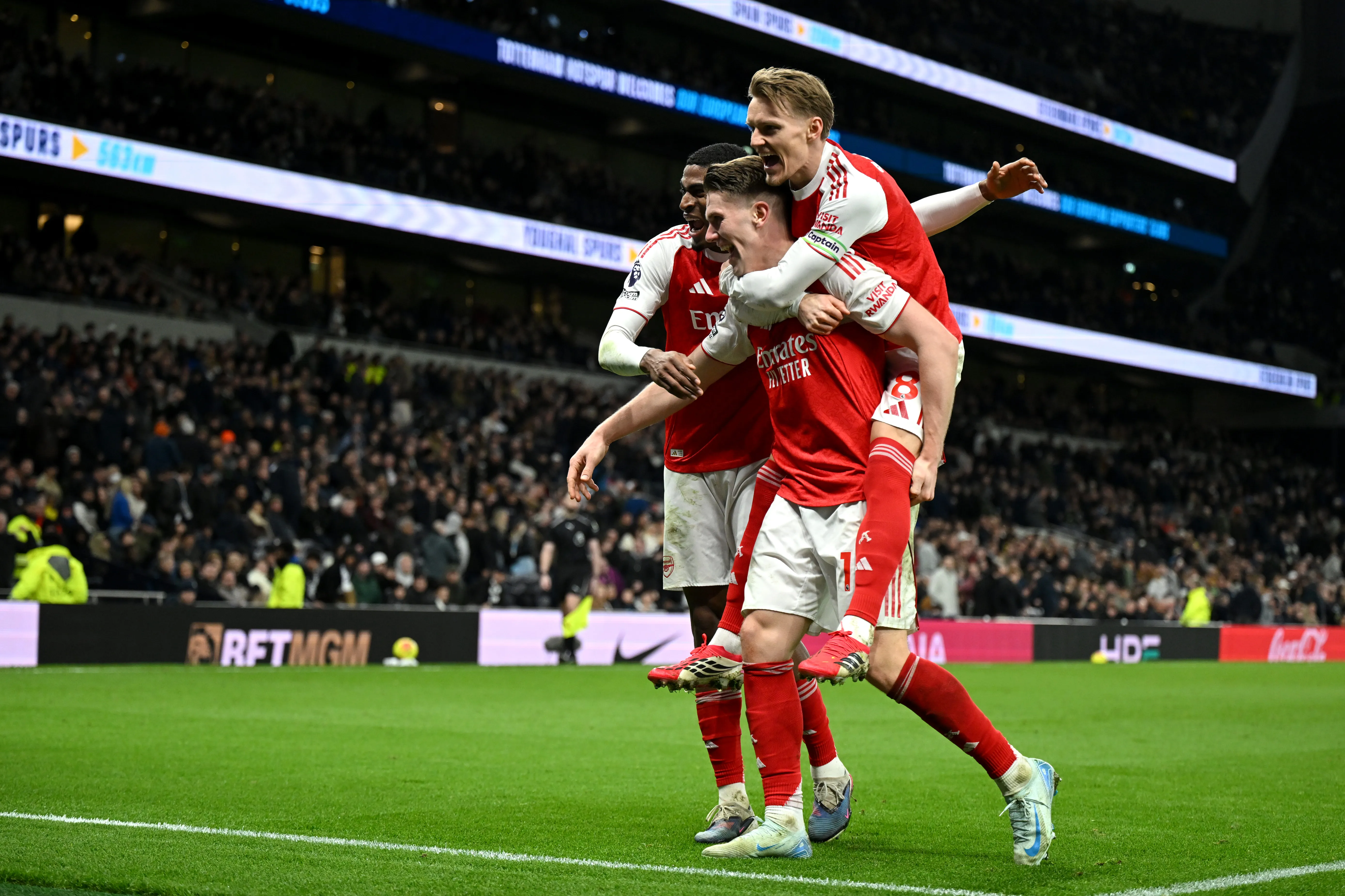 Arsenal disputa o título da Premier League – Foto: Mike Hewitt/Getty Images.
