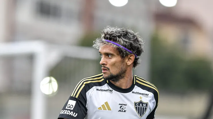 Gustavo Scarpa jogador do Atletico-MG durante partida contra o Vasco no estadio Sao Januario pelo campeonato Brasileiro A 2025. Foto: Thiago Ribeiro/AGIF