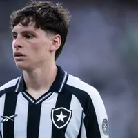 Botafogo planeja venda de três jogadores para tentar manter Montoro no elenco
