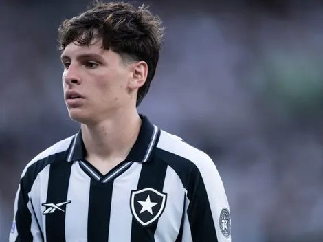 Botafogo planeja venda de três jogadores para tentar manter Montoro no elenco
