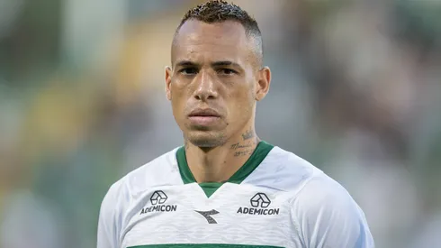 Breno Lopes durante confronto contra a Chapecoense no Brasileirão de 2026.