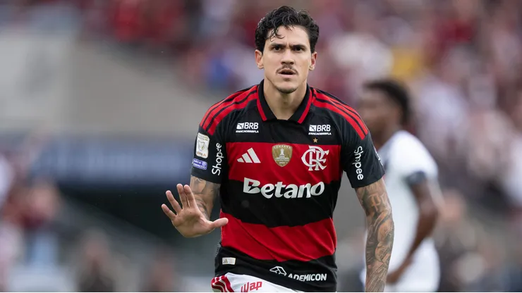 Pedro jogador do Flamengo comemora seu gol durante partida contra o Vasco no estadio Maracana pelo campeonato Brasileiro A 2026. Foto: Jorge Rodrigues/AGIF