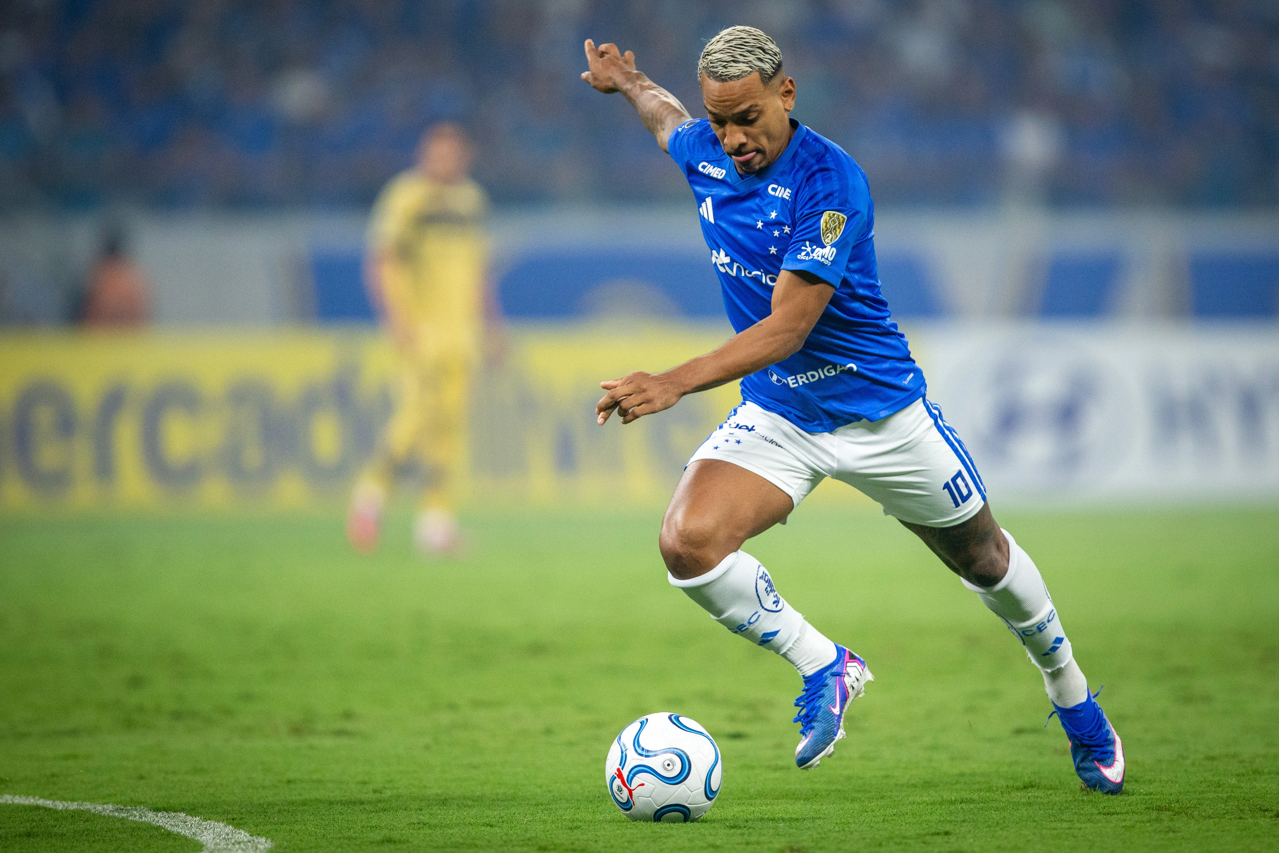 Matheus Pereira jogador do Cruzeiro durante partida contra o Boca Juniors no estadio Mineirao pelo campeonato Copa Libertadores 2026. Foto: Fernando Moreno/AGIF