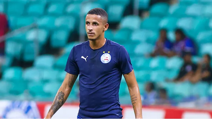 Luciano Juba jogador do Bahia durante aquecimento antes da partida contra o Barcelona no estadio Arena Fonte Nova pelo campeonato Baiano 2026. Foto: Marcio Jose/AGIF