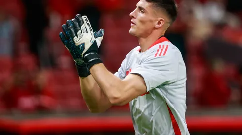 RS – PORTO ALEGRE – 24/11/2025 – BRASILEIRO A 2025, INTERNACIONAL X SANTOS – Rochet jogador do Internacional durante aquecimento antes da partida contra o Santos no estadio Beira-Rio pelo campeonato Brasileiro A 2025. Foto: Luiz Erbes/AGIF