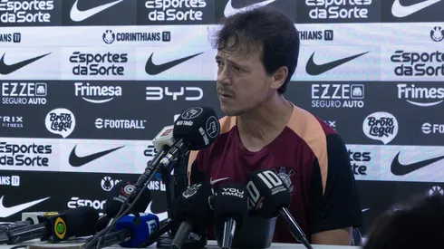 técnico do Corinthians durante partida contra o Mirassol no estádio Jose Maria de Campos Maia pelo campeonato Brasileiro A 2026. Foto: HUGO NEVES /RP FOTOPRESS/AGIF