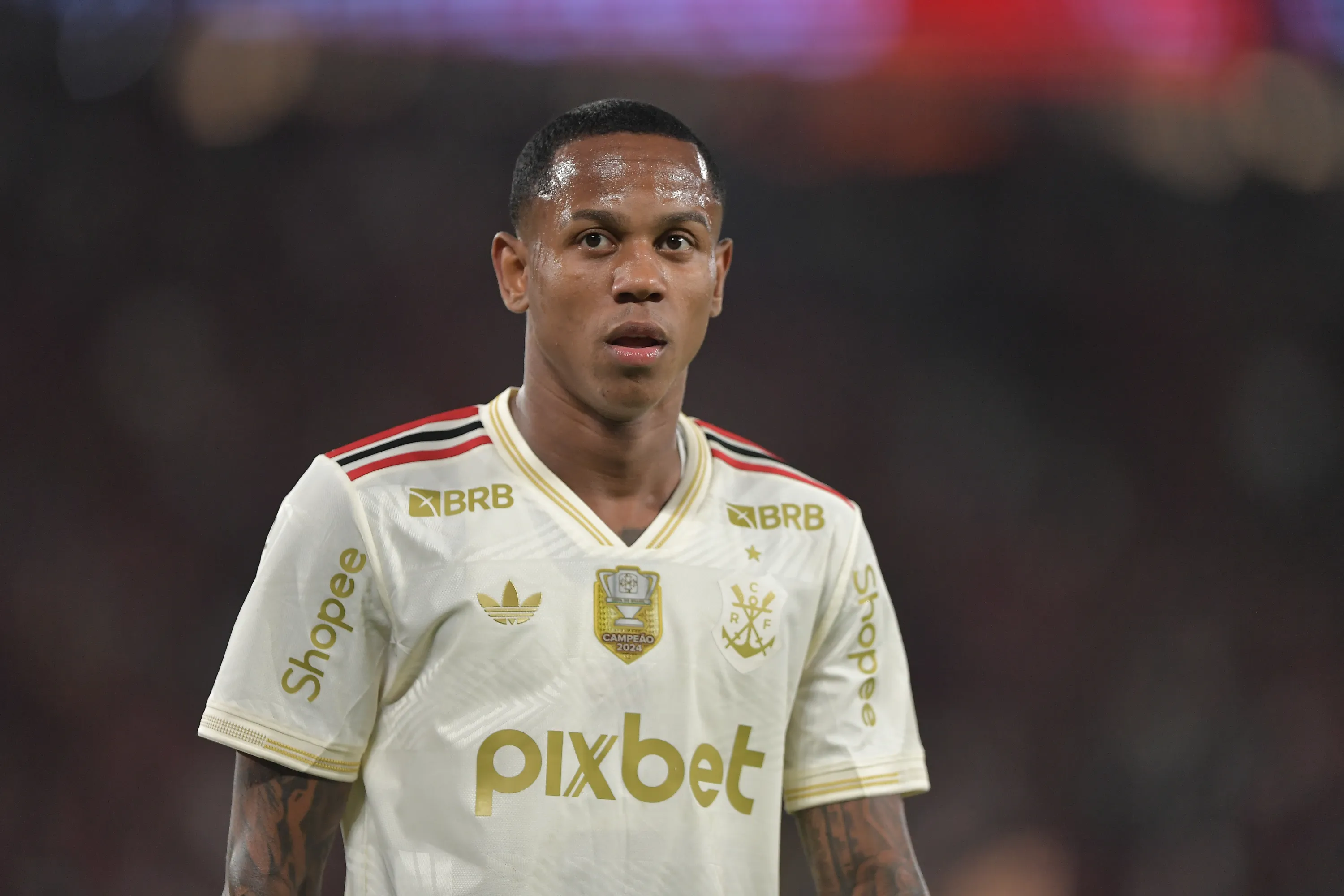 RJ – RIO DE JANEIRO – 31/07/2025 – COPA DO BRASIL 2025, FLAMENGO X ATLETICO-MG – Wallace Yan jogador do Flamengo durante partida contra o Atletico-MG no estadio Maracana pelo campeonato Copa Do Brasil 2025. Foto: Thiago Ribeiro/AGIF