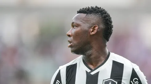 Patrick de Paula jogador do Botafogo durante partida contra o Marica no estadio Engenhao pelo campeonato Carioca 2025.