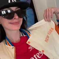 Anne Hathaway e Arsenal: coincidência viral chama atenção