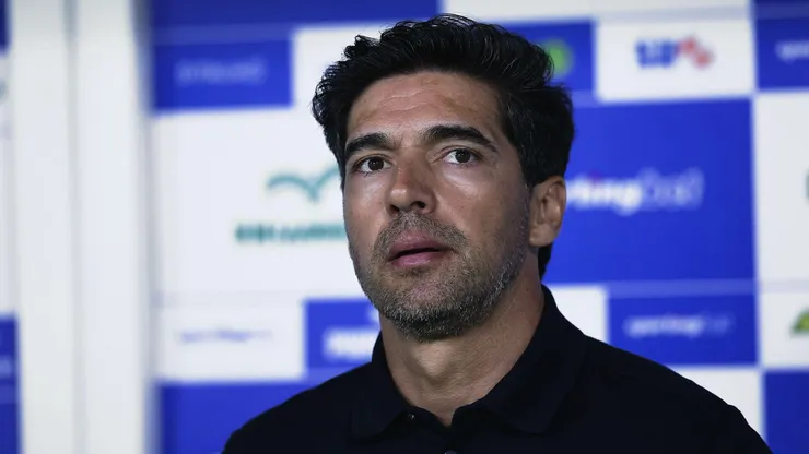 Abel Ferreira cita o Cruzeiro ao rebater crítica
