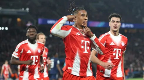 Bayern adotou esparadrapos nas orelhas dos jogadores como parte da tecnologia.