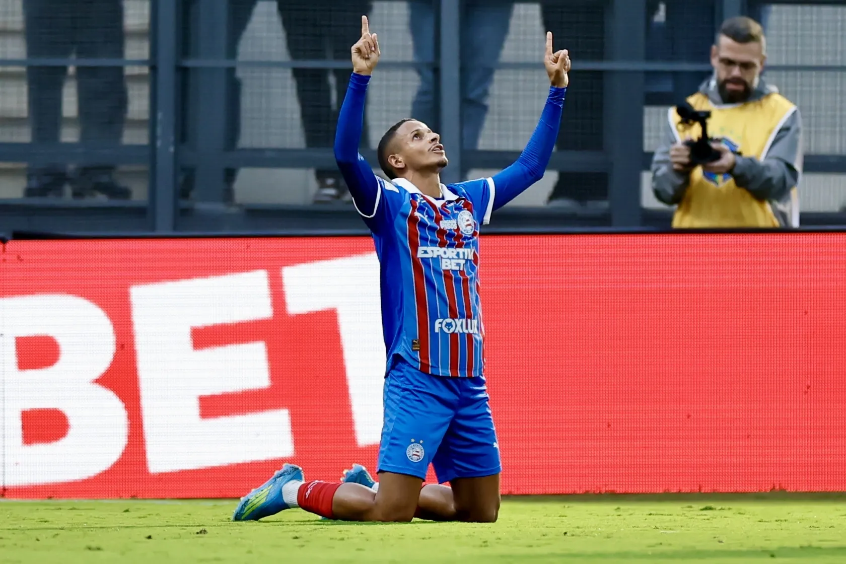 Luciano Juba jogador do Bahia comemora seu gol durante partida contra o Sao Paulo no estadio Cicero De Souza Marques pelo campeonato Brasileiro A 2026. Foto: Marcello Zambrana/AGIF