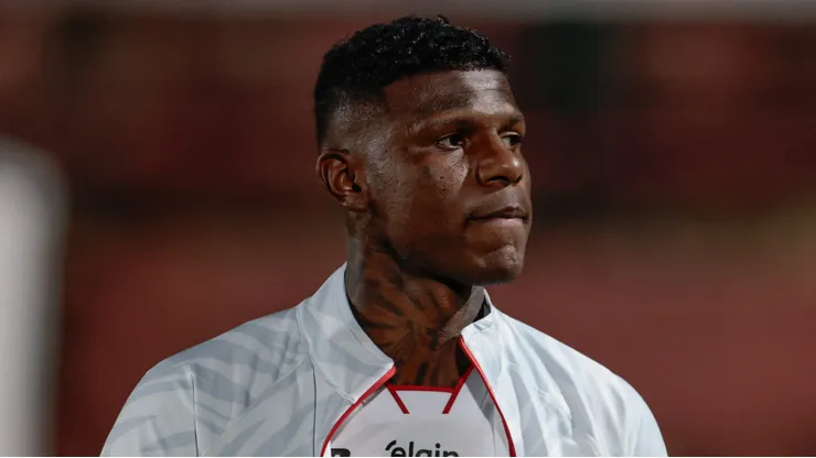 Arboleda jogador do Sao Paulo durante partida contra o Chapecoense no estadio Caninde pelo campeonato Brasileiro A 2025. Foto: Marcello Zambrana/AGIF