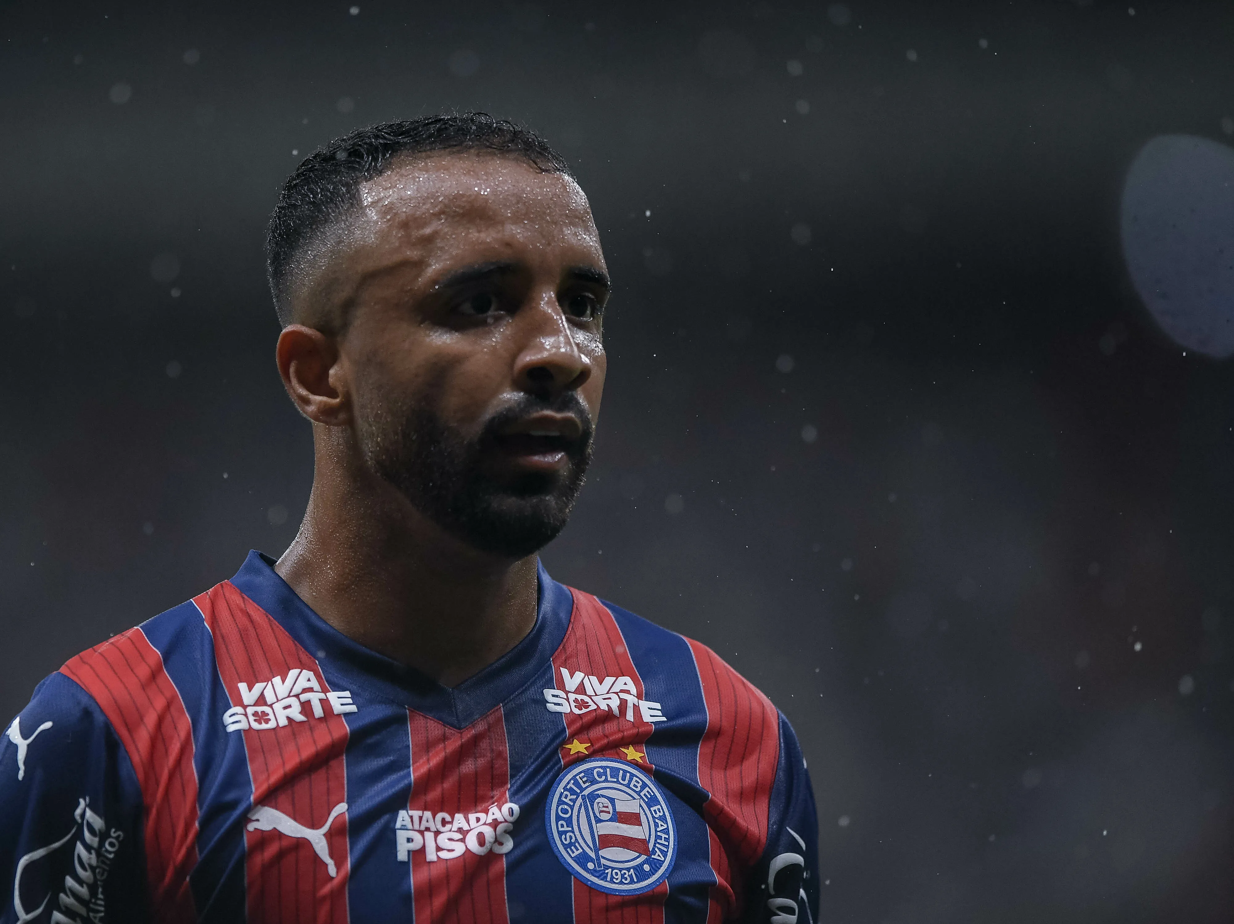 BA – SALVADOR – 20/11/2025 – BRASILEIRO A 2025, BAHIA X FORTALEZA – Caio Alexandre jogador do Bahia durante partida contra o Fortaleza no estadio Arena Fonte Nova pelo campeonato Brasileiro A 2025. Foto: Jhony Pinho/AGIF