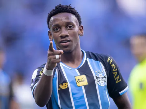 Carlos Vinícius rasga elogios a Gabriel Mec no Grêmio